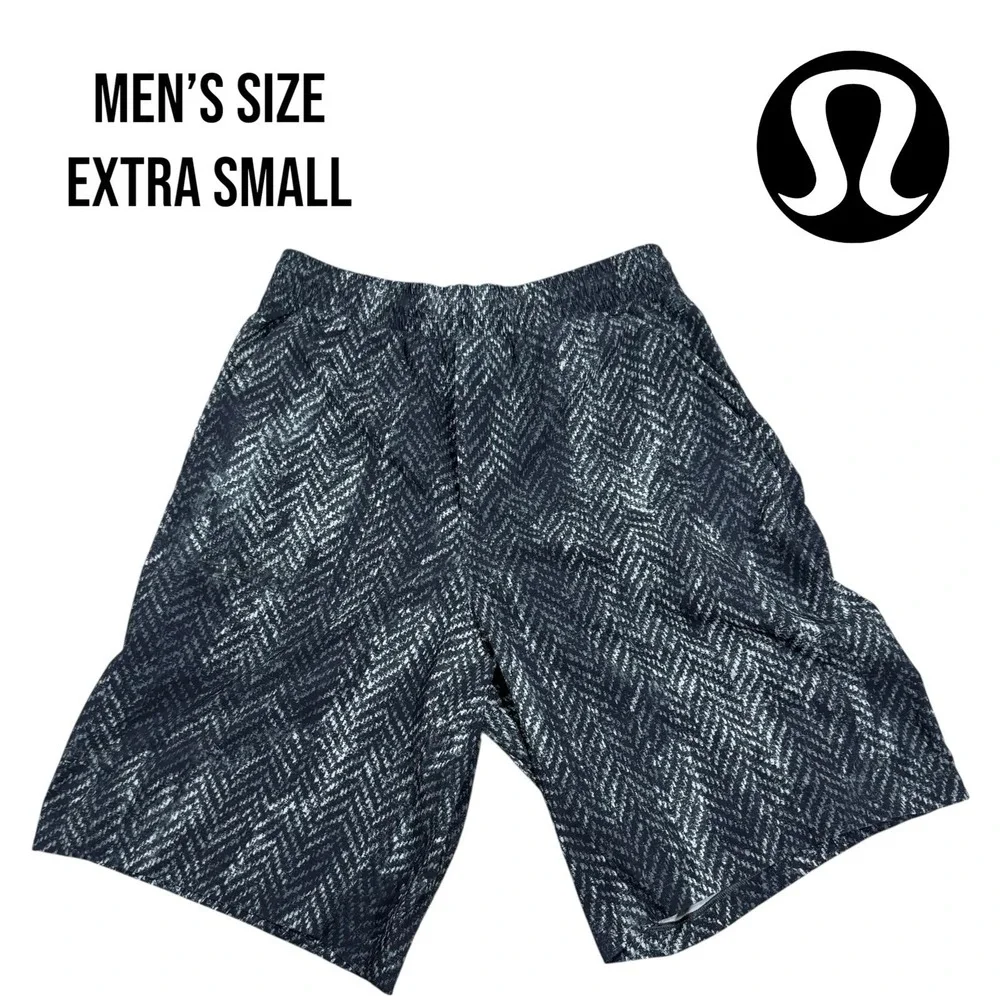 Lululemon Men's T.H.E. Shorts XS Chevron Reflective Black Gray Linerless Gym‎